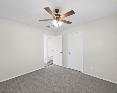 2001 San Jacinto Drive - Photo Thumbnail 17