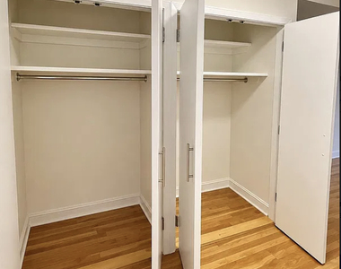 151 West 16th Street - Photo Thumbnail 4