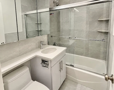 151 West 16th Street - Photo Thumbnail 3