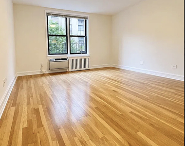 151 West 16th Street - Photo Thumbnail 1