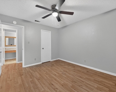 6319 Christy Court - Photo Thumbnail 12