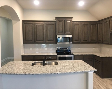 2103 Glorioso Lane - Photo Thumbnail 3