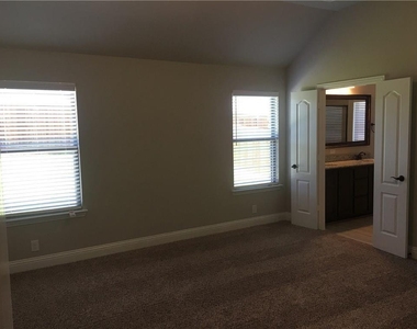 2103 Glorioso Lane - Photo Thumbnail 7