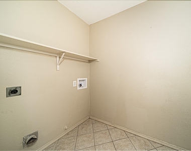 5408 Devils River Drive - Photo Thumbnail 12