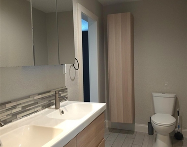 3123 Arizona Avenue - Photo Thumbnail 11