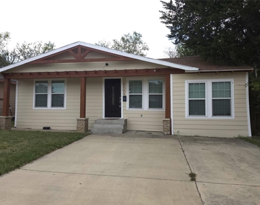 3123 Arizona Avenue - Photo Thumbnail 2
