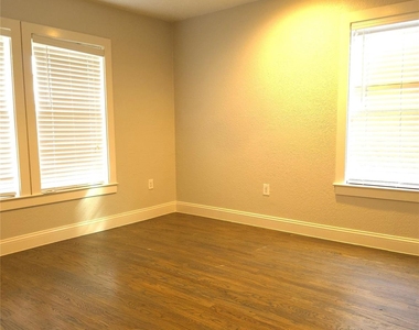 3123 Arizona Avenue - Photo Thumbnail 9