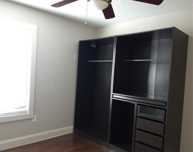 3123 Arizona Avenue - Photo Thumbnail 12