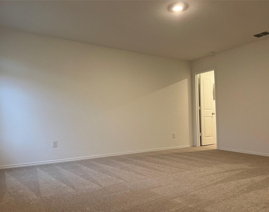 2836 Slatewood Drive - Photo Thumbnail 13