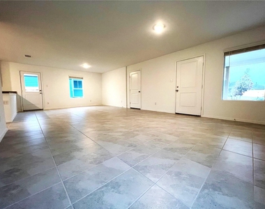 2836 Slatewood Drive - Photo Thumbnail 3