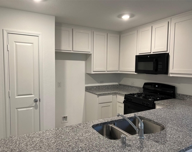 2836 Slatewood Drive - Photo Thumbnail 8