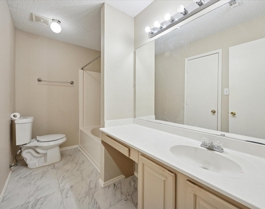 10209 Westward Drive - Photo Thumbnail 9