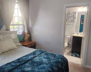 3038 Ivy Hill Lane - Photo Thumbnail 7