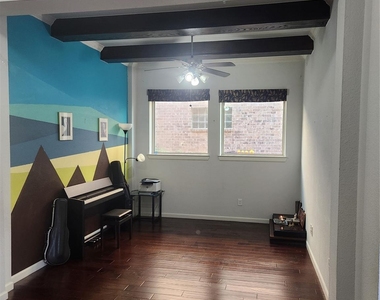 3038 Ivy Hill Lane - Photo Thumbnail 5