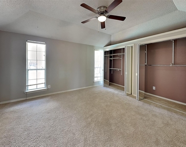 1605 Brighton Drive - Photo Thumbnail 8
