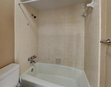 1605 Brighton Drive - Photo Thumbnail 17