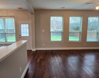 5004 Wethington Court - Photo Thumbnail 5