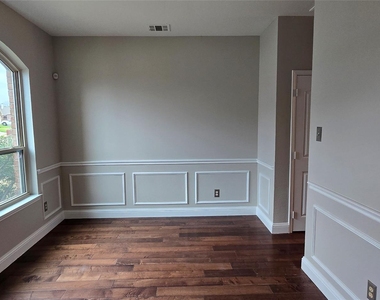 5004 Wethington Court - Photo Thumbnail 4