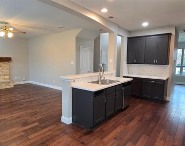 5004 Wethington Court - Photo Thumbnail 9