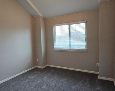 5004 Wethington Court - Photo Thumbnail 14