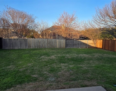 5004 Wethington Court - Photo Thumbnail 2