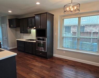 5004 Wethington Court - Photo Thumbnail 8