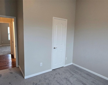 5004 Wethington Court - Photo Thumbnail 16