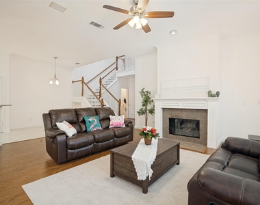 6924 Harvey Lane - Photo Thumbnail 2