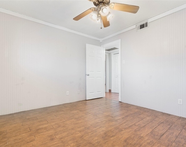 1207 W Wall Street - Photo Thumbnail 13