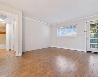 1207 W Wall Street - Photo Thumbnail 1