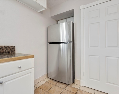 1207 W Wall Street - Photo Thumbnail 9