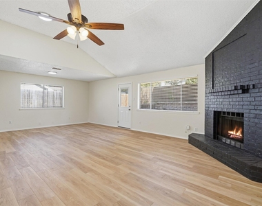 2406 Amber Hill Lane - Photo Thumbnail 8