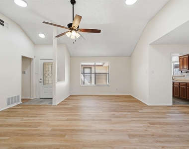 2406 Amber Hill Lane - Photo Thumbnail 5