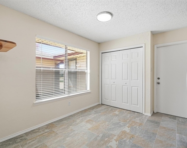 2406 Amber Hill Lane - Photo Thumbnail 14