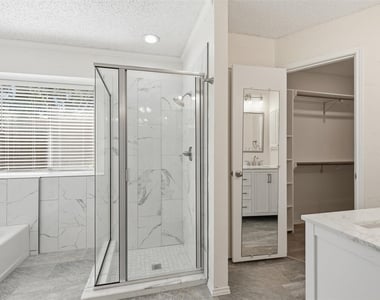2406 Amber Hill Lane - Photo Thumbnail 18