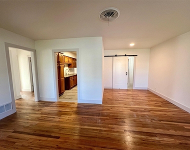 909 Hallum Street - Photo Thumbnail 10