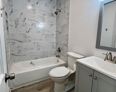 909 Hallum Street - Photo Thumbnail 7