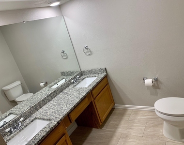 214 Samuel Boulevard - Photo Thumbnail 13