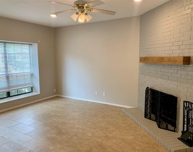214 Samuel Boulevard - Photo Thumbnail 3