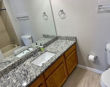 214 Samuel Boulevard - Photo Thumbnail 16