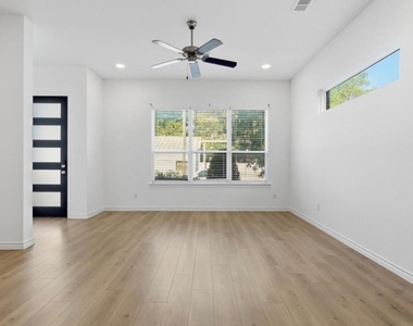 2825 Stanley Avenue - Photo Thumbnail 5