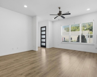 2825 Stanley Avenue - Photo Thumbnail 6