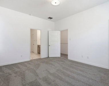 2825 Stanley Avenue - Photo Thumbnail 17
