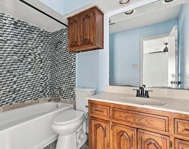 725 Southridge Court - Photo Thumbnail 11