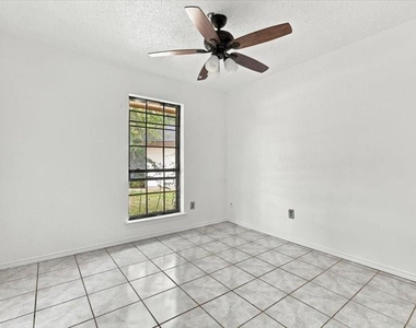 725 Southridge Court - Photo Thumbnail 14