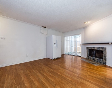 885 Dublin Drive - Photo Thumbnail 3