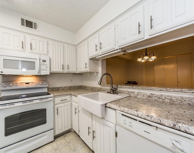 885 Dublin Drive - Photo Thumbnail 6
