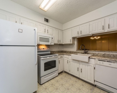 885 Dublin Drive - Photo Thumbnail 8