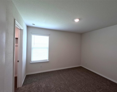 1148 Samantha Drive - Photo Thumbnail 7