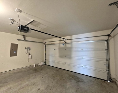 1148 Samantha Drive - Photo Thumbnail 30